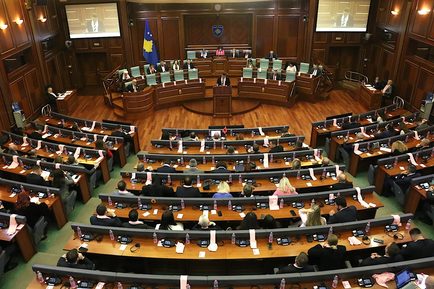 Kosovë  përplasje në Kuvend për vrasjen e grave  Deputeti i VV  Kemi dështuar  hetim për zbardhjen e përgjegjësive institucionale