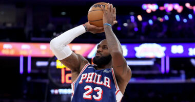 Lebron James, përmbysje historike/ “Mbreti” dhe Philadelphia bënë kthimin më të madh të rezultatit