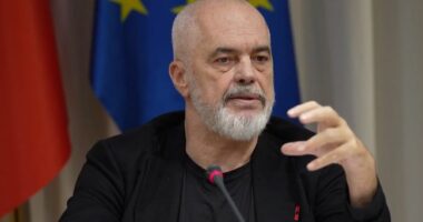 “Studentët intimidohen”/ Rama: Gjuhë kriminale, kam mesazhe prej prindërve të tyre që luten për ndihmë