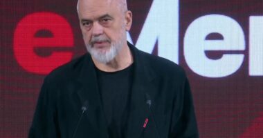 “Merita, domosdoshmëri për të shërbyer në shtet”/ Rama: Shqipëria, e para në rajon për përmirësimin e administratës