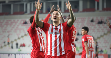Manaj, dy herë gol në Turqi/ Sulmuesi kuqezi ndihmon skuadrën të fitojë në ligën e parë