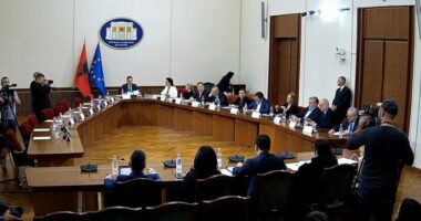 Malaj prezanton projektbuxhetin: 1.1 miliardë lekë shtesë për rritjen e bursave për studentët, 30% e shpenzimeve të përgjithshme për mbrojtjen sociale