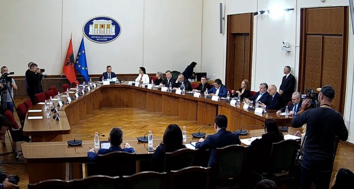 Malaj prezanton projektbuxhetin: 1.1 miliardë lekë shtesë për rritjen e bursave për studentët, 30% e shpenzimeve të përgjithshme për mbrojtjen sociale