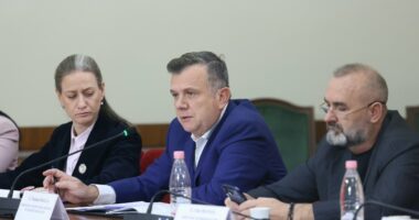 PS: Çështja e Vlora Hysenit, në hetim nga drejtësia/ Konferenca e Kryetarëve diskuton kërkesën e PD për mocion me debat