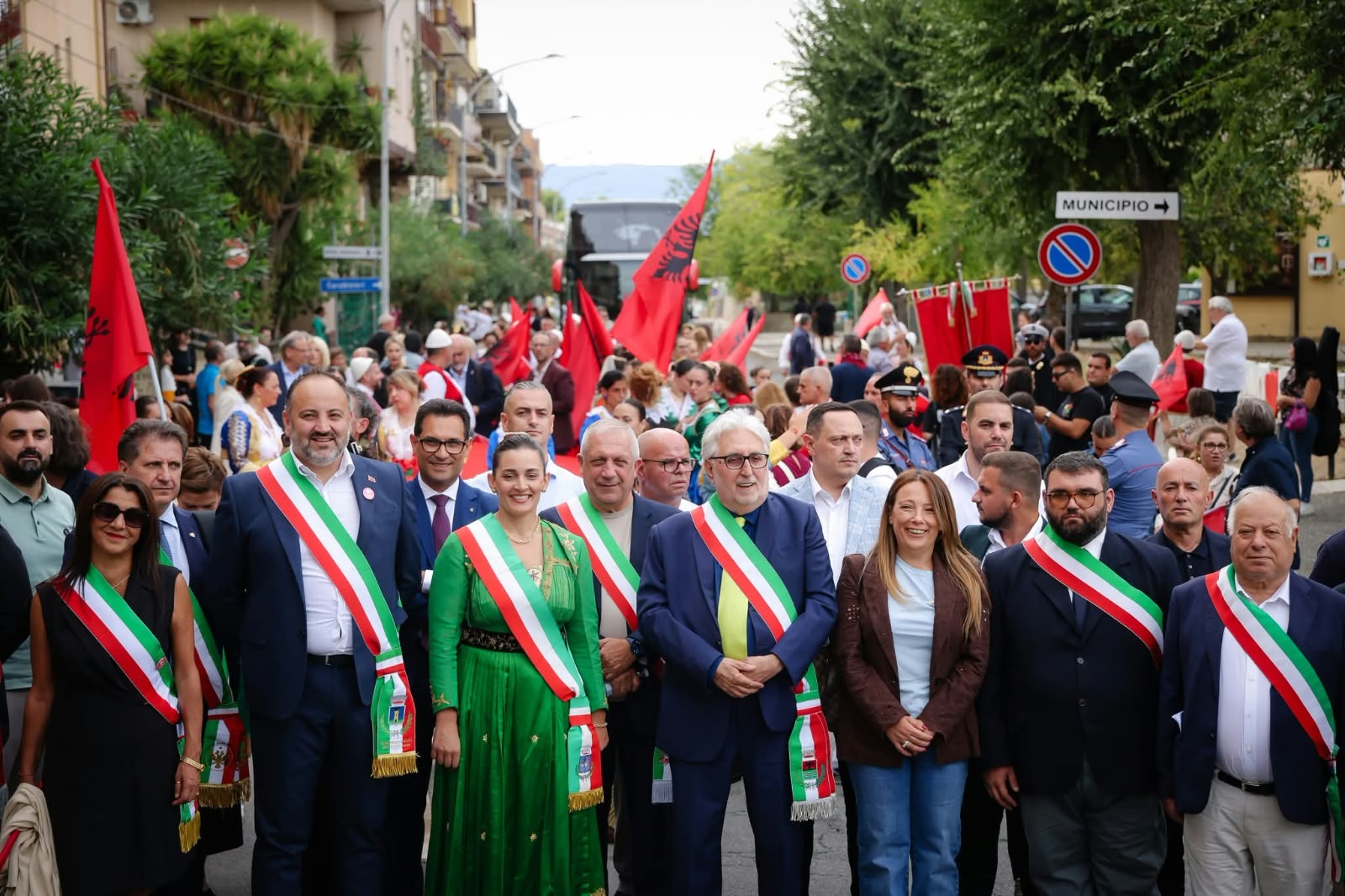 te-gjitha-rruget-cojne-ne-rome-nga-artur-nura-07-10-2026