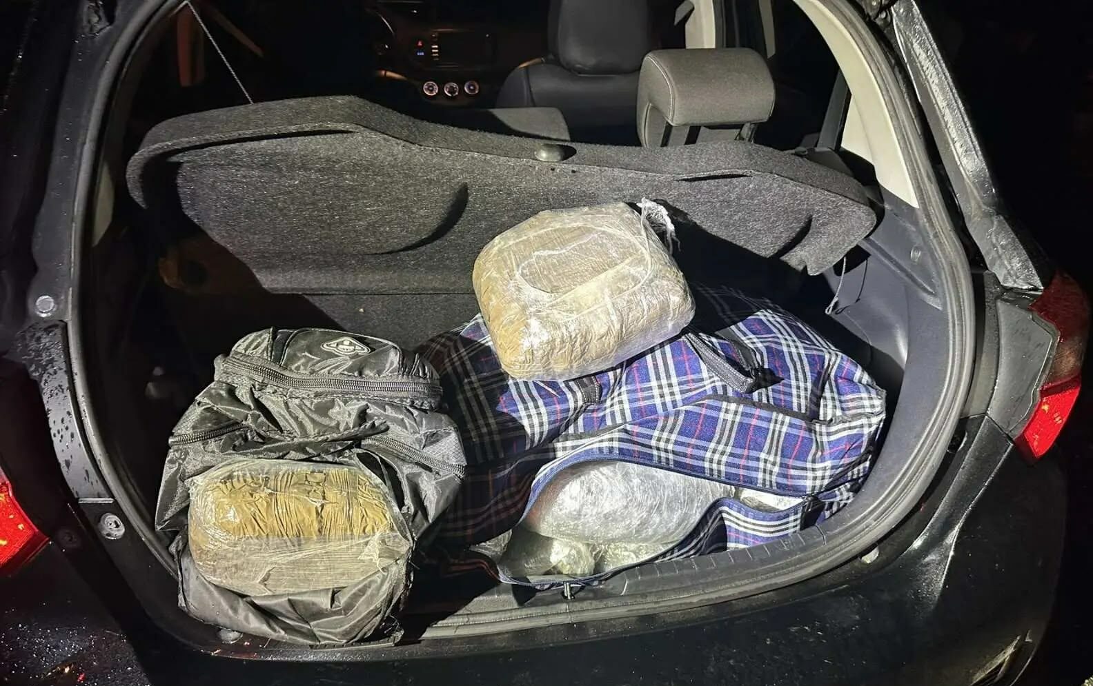 Kapen në Greqi 36 kg marijuanë/ Në pranga 3 shqiptarë, dyshohet se droga u nis nga Saranda