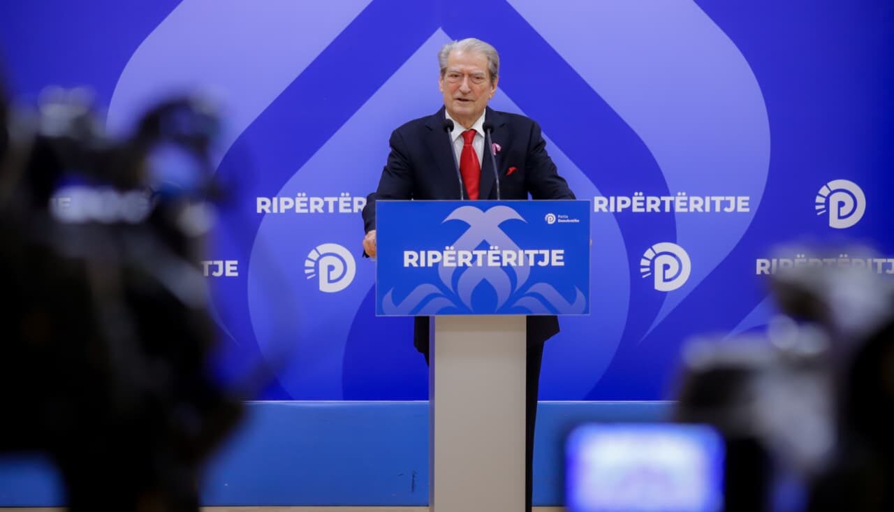Berisha e pranon  Mbështesim dhunën  Kreu i PD kërcënon bizneset  E turpshme që nuk mbështesni protestën 