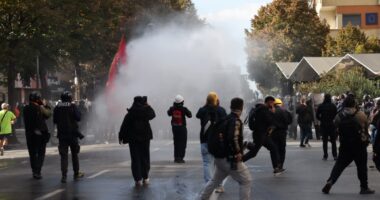 Të lënduarit në protestë/ Ministria e Shëndetësisë: Tre të plagosur, në gjendje stabël
