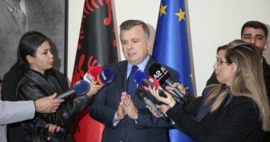 Protesta e dhunshme/ Balla: Më shumë policë se protestues të lënduar, të miturit të mos përdoren mish për top