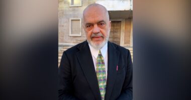 Rama, sërish thirrje për dialog: Në çdo vend dhe në çdo orë. Kush e mori peng kryeqytetin me terrorin e antifës, do përgjigjet