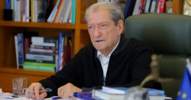 Berisha krenar për të shtunën e dhunshme/ Kreu i PD: Ishte një mesazh për ndërkombëtarët