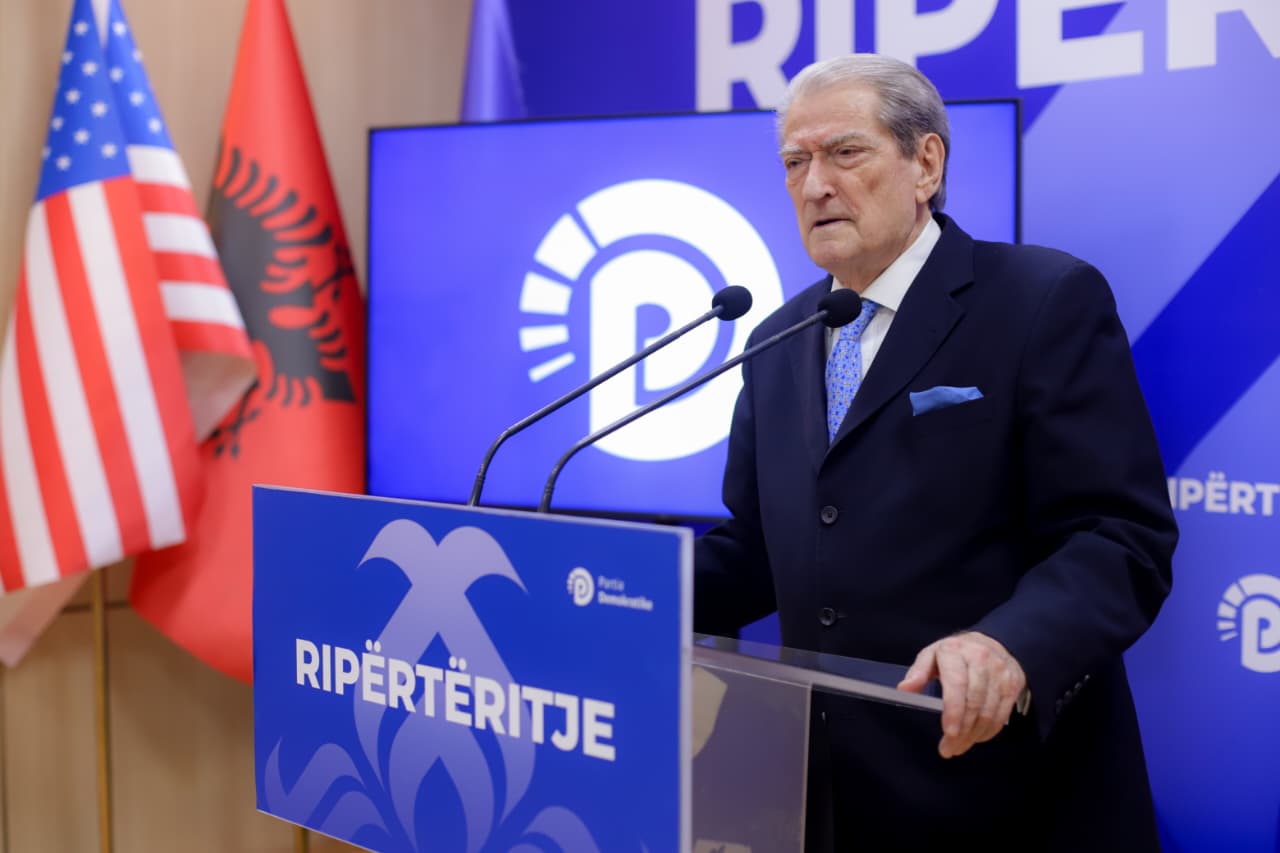 berisha-shpall-betejen-tjeter-therret-proteste-te-shtunen-njekohesisht-me-antifan-ne-france