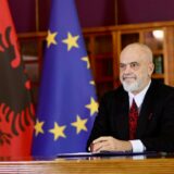 Normalitet dhe masa sociale. Por dhuna do me ketë përballë!