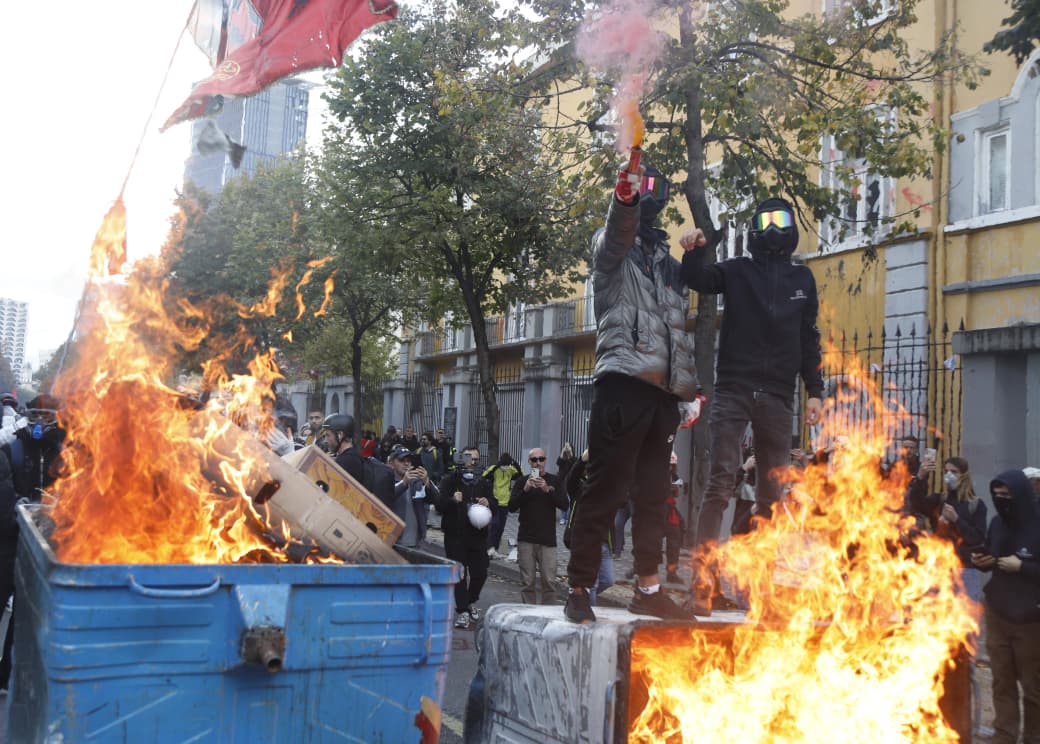 Identifikohen 5 protestues të maskuar  Policia  Tre janë përsëritës  gjobë 500 mijë lekë