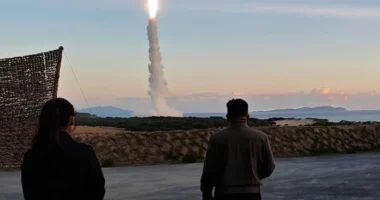 Koreja e Veriut lëshon raketa drejt Detit Lindor