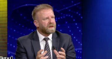 “Kemi përfunduar në kaos, po goditet UÇK”, Abazi: Kosova drejt “Republikës së Kurtit”!