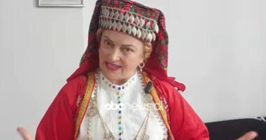 Veshja tradicionale e Mirditës/ Age Ndoja e veshi kostumin tradicional për herë të parë kur ishte 17 vjeçe