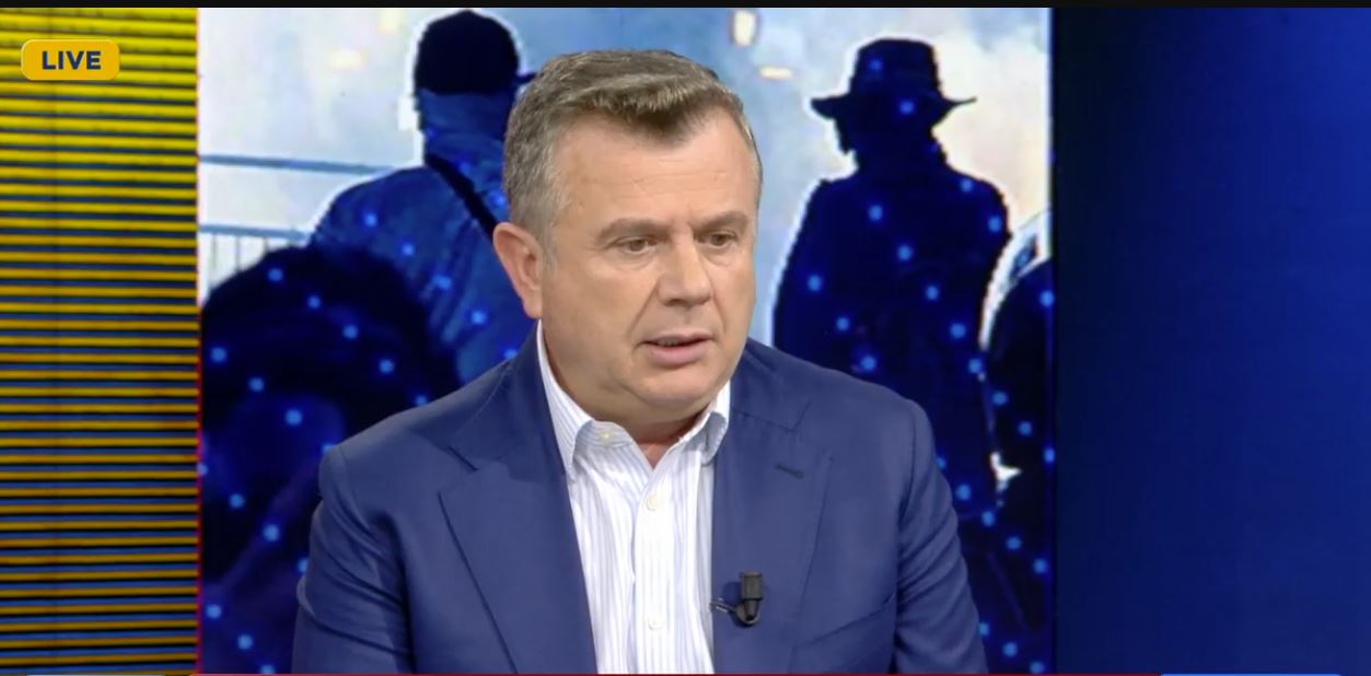 Foto nga burimi: “Investimet në arsim, si asnjë qeveri tjetër më parë”/ Balla: Kushtet në konvikte të shkëlqyera