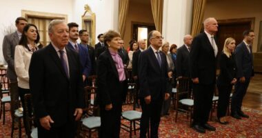 Begaj dekoron senatorët amerikanë Jeanne Shaheen dhe Dick Durbin me Urdhrin Suprem të Shqiponjës