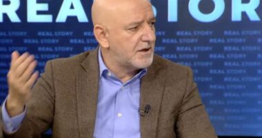 “SHBA pranë Shqipërisë në çeljen e negociatave dhe vizat”, Bejko: ‘Balancat’ kanë ndryshuar, BE është më e investuar ..