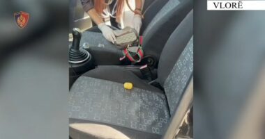 Shiste lëndë narkotike afër një shkolle/ Arrestohet 17-vjeçari në Vlorë