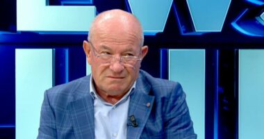 Të enjten kalon reforma territoriale/ Arben Meçe: Nisma centralizon vendimmarrjen, nuk cënon shërbimin ndaj qytetarëve