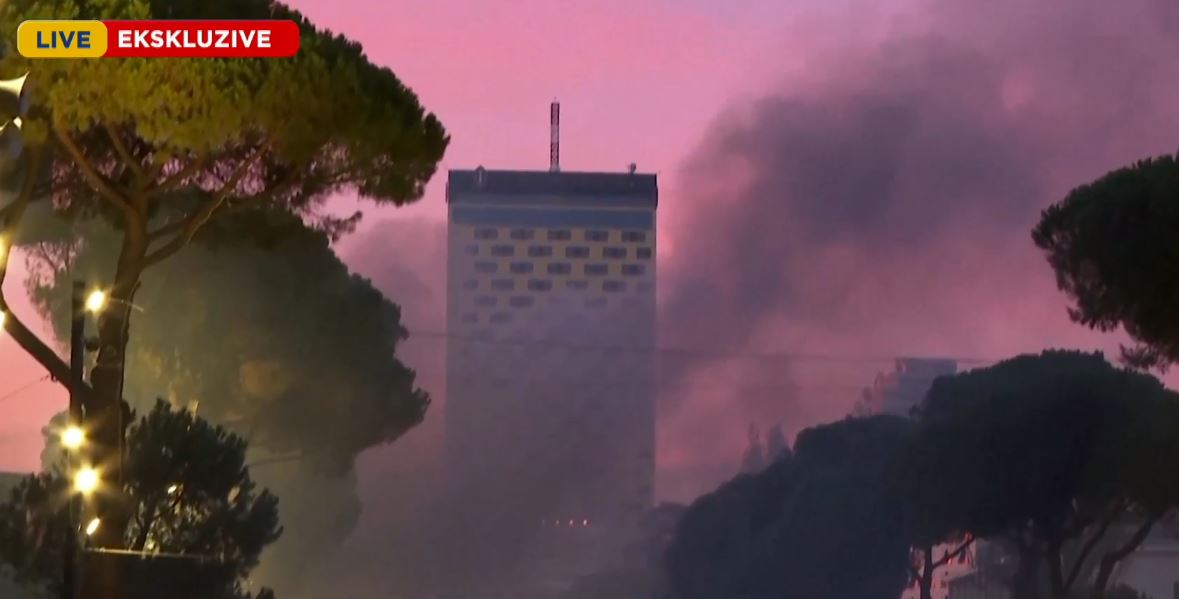 Foto nga burimi: Ekskluzive/ “Qori mori para nga Antifa”, investigimi tjetër: Lëvizja Bashkë, mori para për “Flamingot”