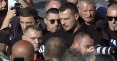 “Jo në emrin tim”, marshim në Prishtinë/ Djali i Hashim Thaçit i bashkohet protestës