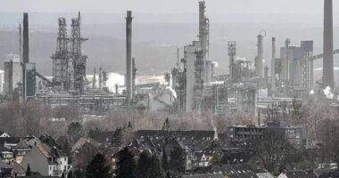 BE paralajmëron: Evropës i duhen më shumë rafineri nafte për t’u përballur me krizat energjetike