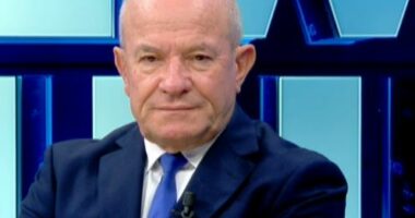 “Berisha zhduku Remzi Hoxhën, i zbuloi lidhjet me Serbinë”/ Meçe: Në qeverisjen e tij, SHISH ka qenë simbol i tmerrit