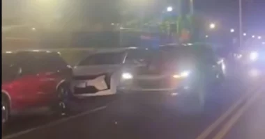 Të shtëna me armë pranë një universiteti në Florida, 11 të plagosur, mes tyre gjashtë të mitur