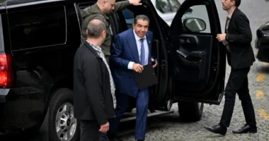 Departamenti i Shtetit shkarkon Zampollin, njeriun që në shkurt takoi Dodikun