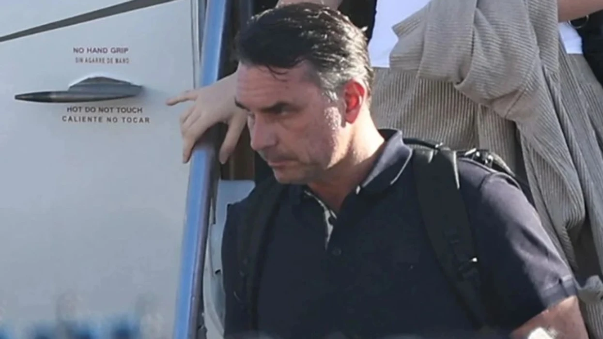 Flavio Bolsonaro zbulon se si u arratis nga Brazili pas humbjes në zgjedhje