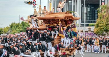 E rëndë në festivalin tradicional në Japoni!/ Rrëzohet karroca, dy të vdekur dhe 16 të plagosur