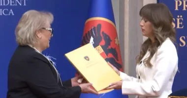 Presidentja e Kosovës merr detyrën/ Ceremonia e inaugurimit të Justina Shiroka-Pula