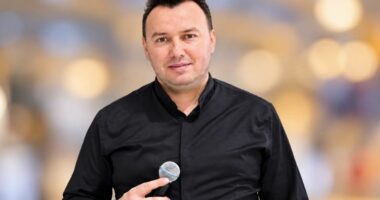 Arrestohet këngëtari Erind Xhaferi, dyshohet se përndiqte të mitura