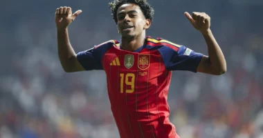 Spanja “fluturon” me Lamine/ Supertalenti i Barçës sërish vendimtar në fitoren ndaj Çekisë
