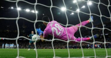 Liverpool dhe City i falen penalltive/ Dy favoritët kualifikohen në çerekfinalet e Kupës së Ligës