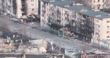 Armëpushimi në Oleshki hyn në ditën e tretë, shpresat për ndihmë humanitare ndeshen me frikën nga dëbimet