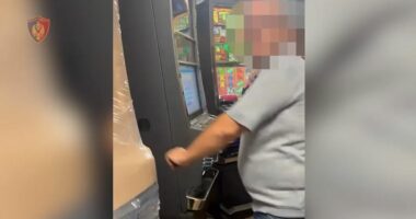 Zbulohen 25 makineta të paligjshme për lojëra fati te Kodra e Priftit/ Tiranë, arrestohen dy persona