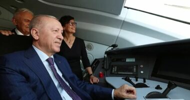 “A dini të drejtoni helikopterin?”, Erdogan ia beson Marta Kos udhëtimin me trenin e ri drejt Evropës