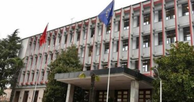 Ministria e Jashtme dënon vandalizmin në Nunciaturën Apostolike në Tiranë: U hoq edhe flamuri i Selisë së Shenjtë