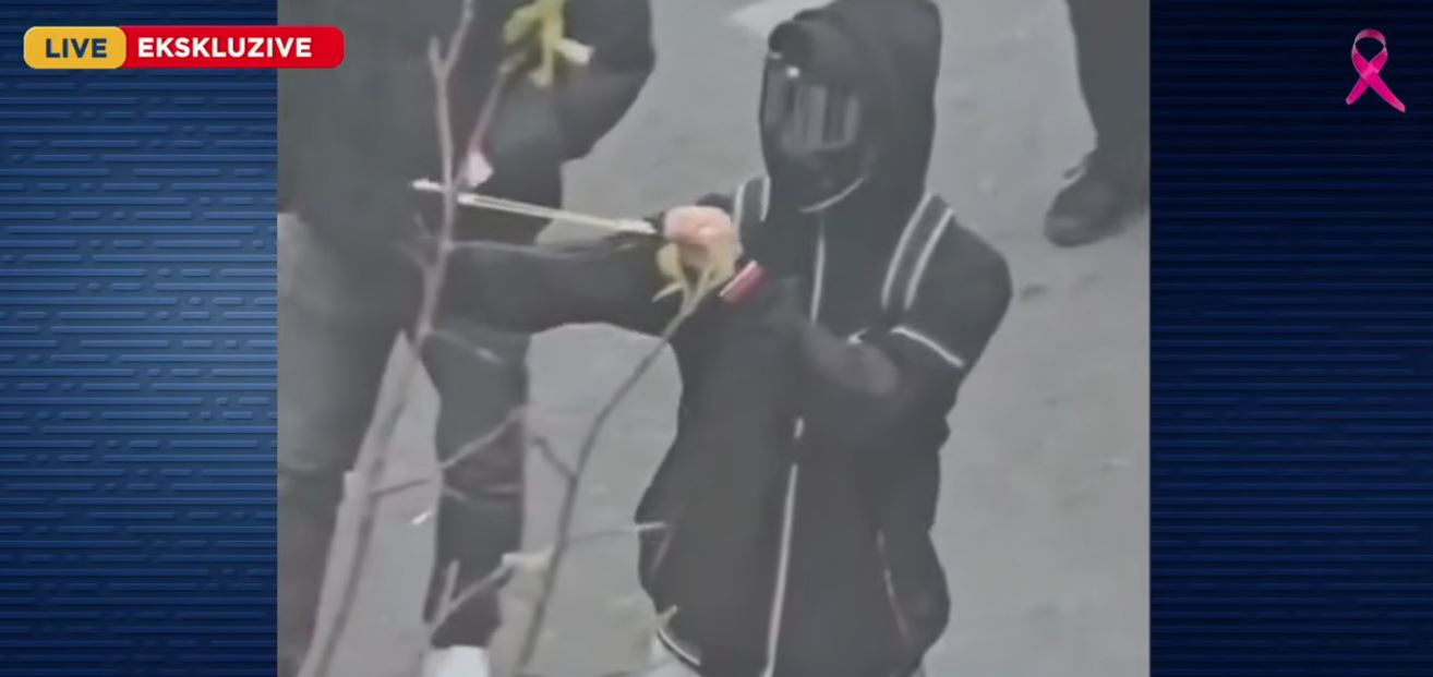 Policia  Po identifikojmë maskat  Protestues të maskuar do të dënohen sipas paketës anti dhunë