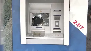 Dhuna, disa banka mbyllin dyert/ Shoqata e Bankave: Nuk ka asnjë rrezik për depozitat
