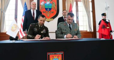 Marrëveshja për gazin/ Firmoset zyrtarisht nga ministri Nufi. I pranishëm ambasadori Wendt