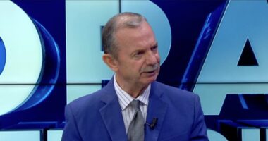 Artur Nura: Berisha po përpiqet të privatizojë protestën, i dha dimension të dhunshëm!