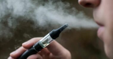 Të miturit në Zvicër mund të blejnë cigare elektronike online, ngrihet alarmi për kontrollet e moshës
