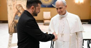 Kriza humanitare në jug të Ukrainës/ Papa telefonon Zelensky: Bisedime me Moskën, ndihma banorëve