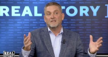 “Jo të gjithë studentët duan të protestojnë, disa zgjedhin auditorët”/ Pedagogu: Një apo dy mijë pedagogë nuk përfaqësojnë të gjithë mësimdhënësit
