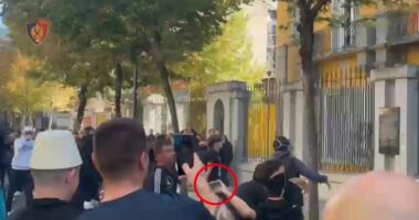 Policia identifikon dhunuesit/ Deklarata: Qëndrojini larg!